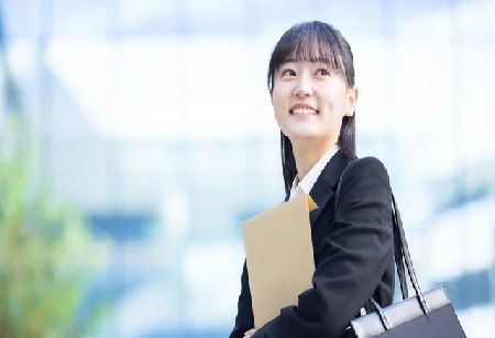 Japanese Firms Adopt Strategies To Retain College Graduates